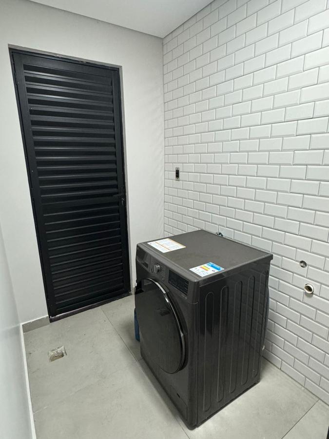  - Casa Alto Padrão para Venda em Imbituba, VILLAGE, 4 dormitórios, 1 suíte, 3 banheiros, 1 vaga